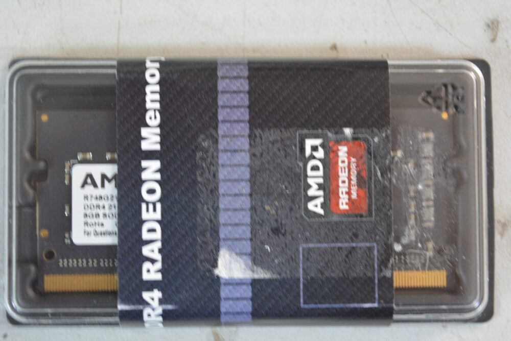 оперативная память DDR4 8Gb so-dimm AMD Radeon R7 2133