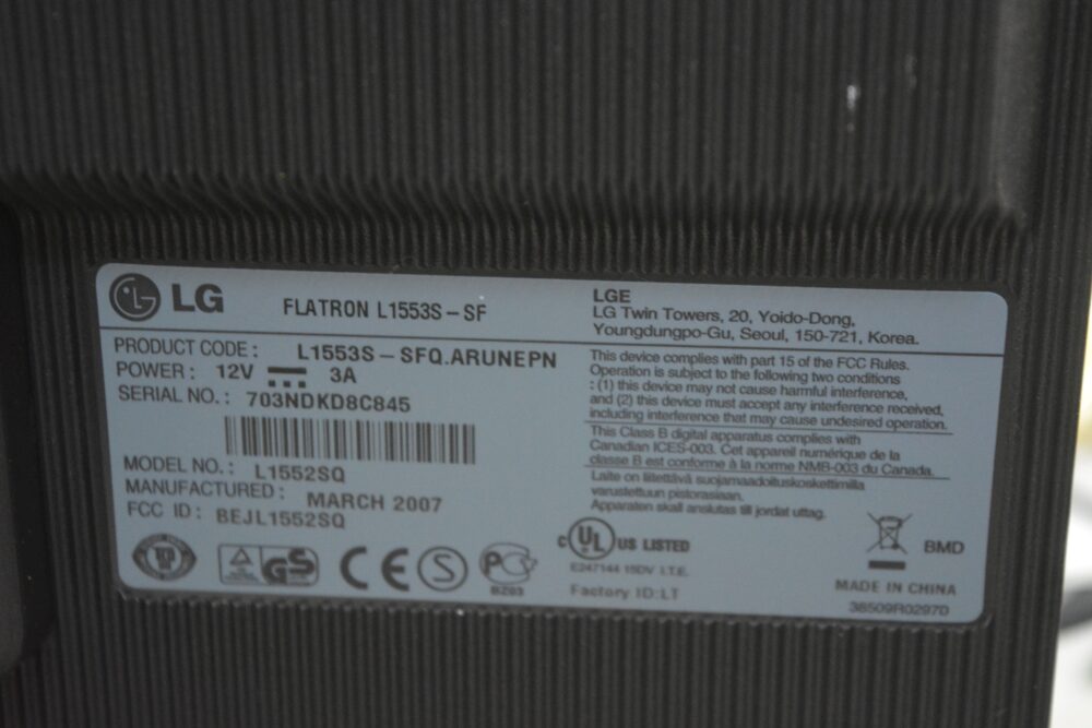 Монитор LG Flatron L1553S 15"
