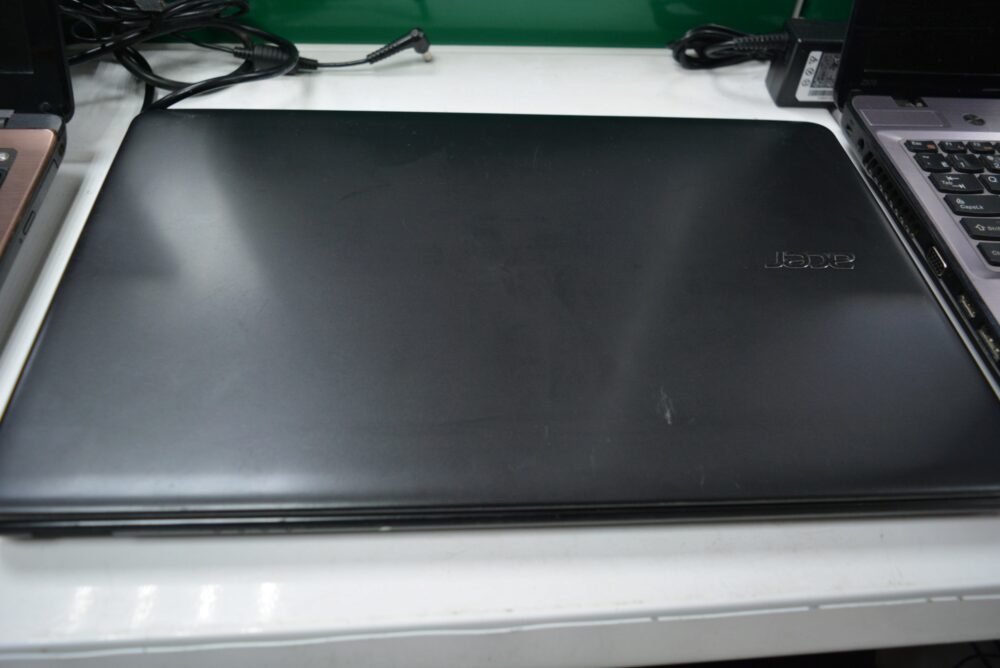 Ноутбук Acer E1-522 E1-2500/4Gb/SSD 120Gb/Radeon 8240/15.6"